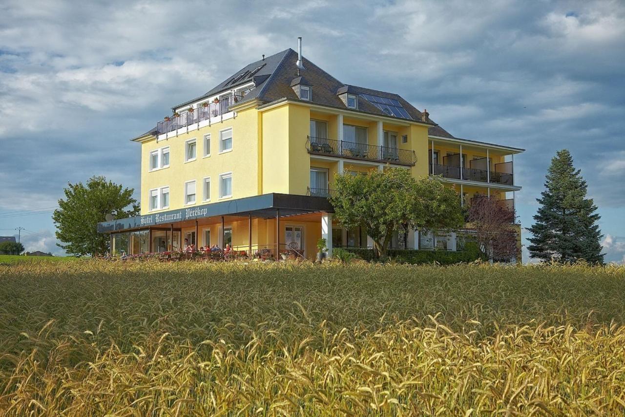 Hotel Perekop Berdorf Bagian luar foto
